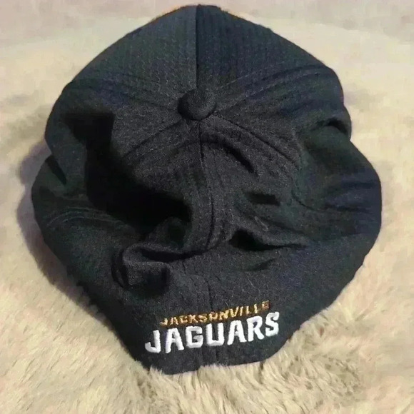 Vintage New Era Jacksonville Jaguars hat, black, small-medium - Picture 3 of 6